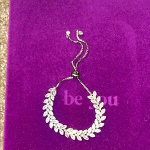 ❤️Elegant Silver Leaf Bracelet